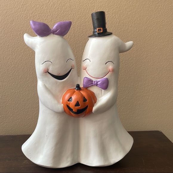 Halloween Ghost Couple Holding Pumpkin Hone Decor New Figurine - Picture 3 of 3